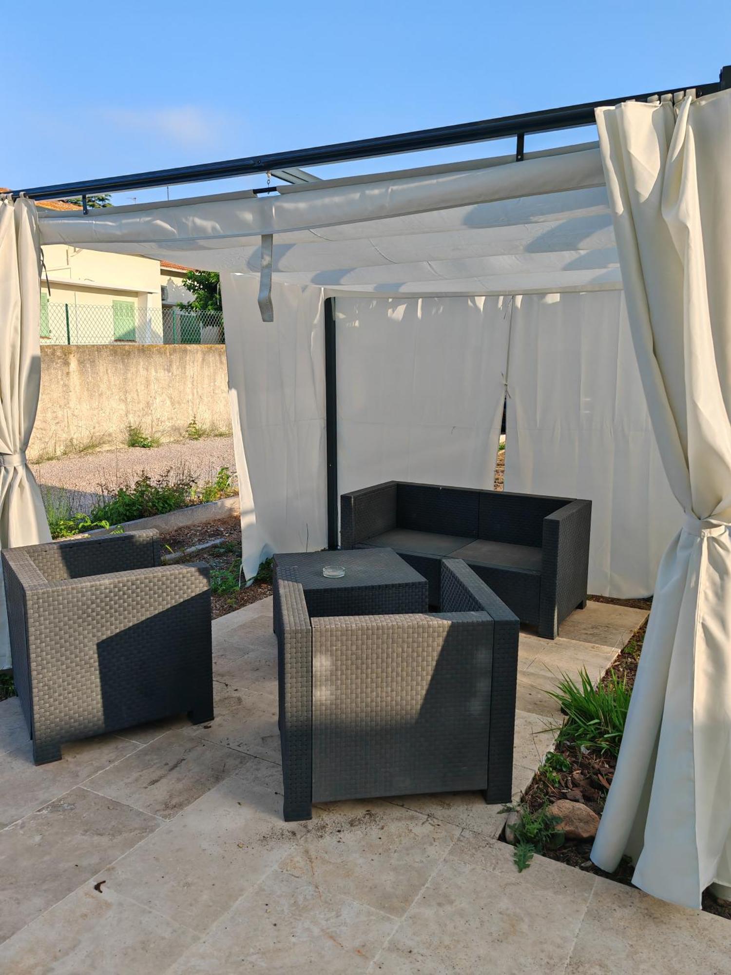 Appartement Climatise Golfe-Juan Plage Vallauris Oda fotoğraf