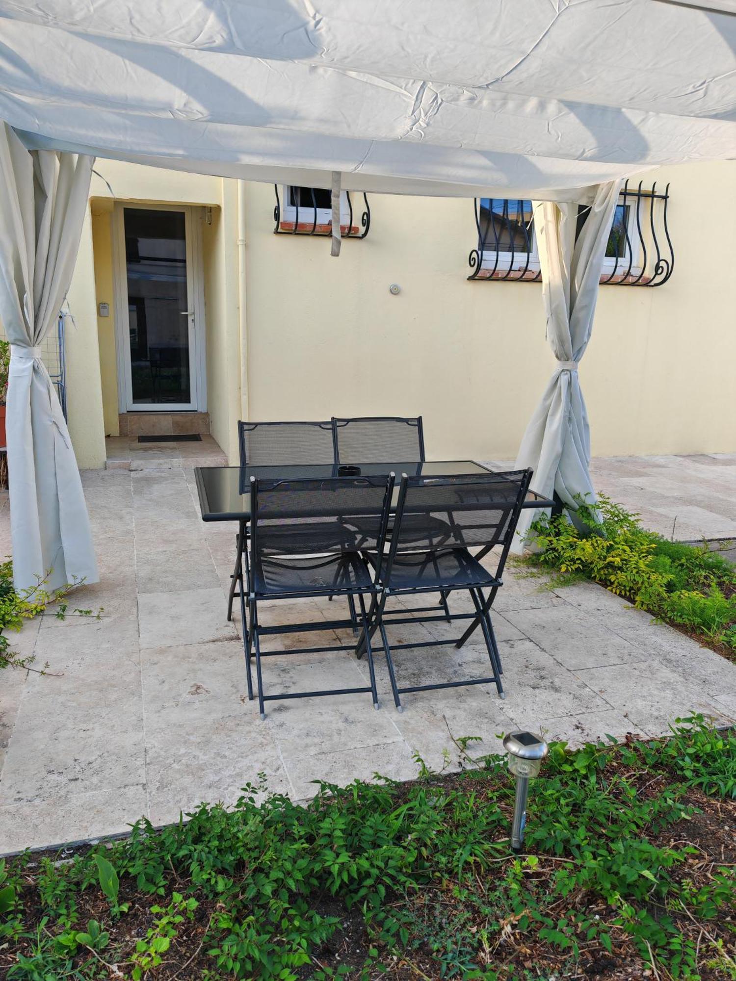 Appartement Climatise Golfe-Juan Plage Vallauris Oda fotoğraf